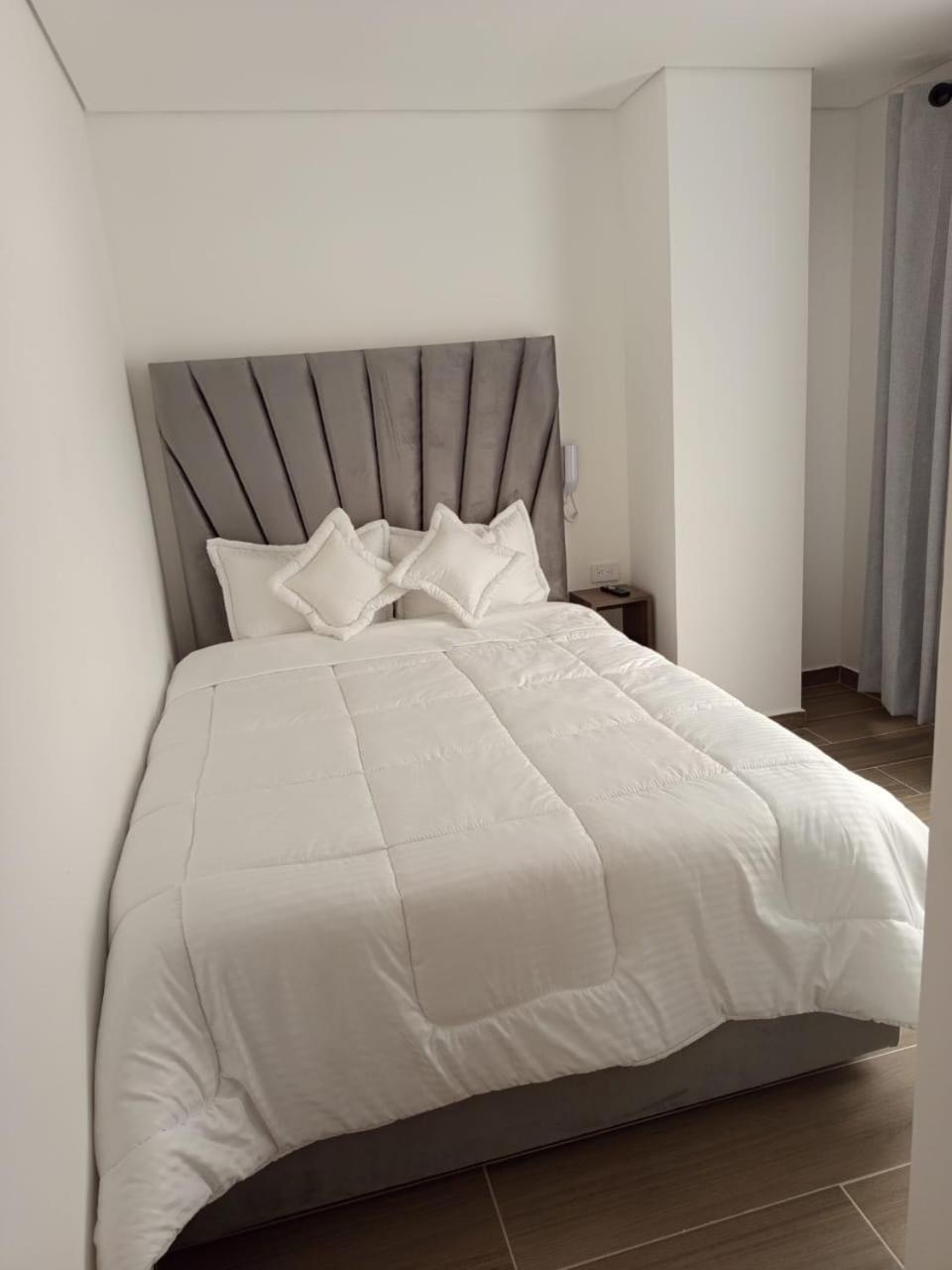 Hotel Saron โบโกตา ภายนอก รูปภาพ